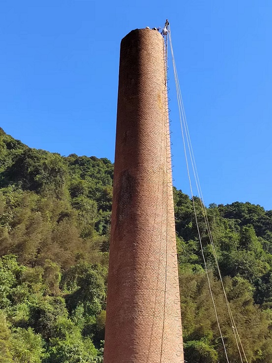 煙囪拆除公司:環保材料和設備,優化施工方案