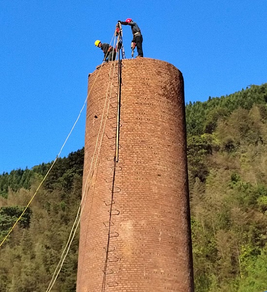 高空拆除公司:我們在行動,安全環(huán)保,一步到位！